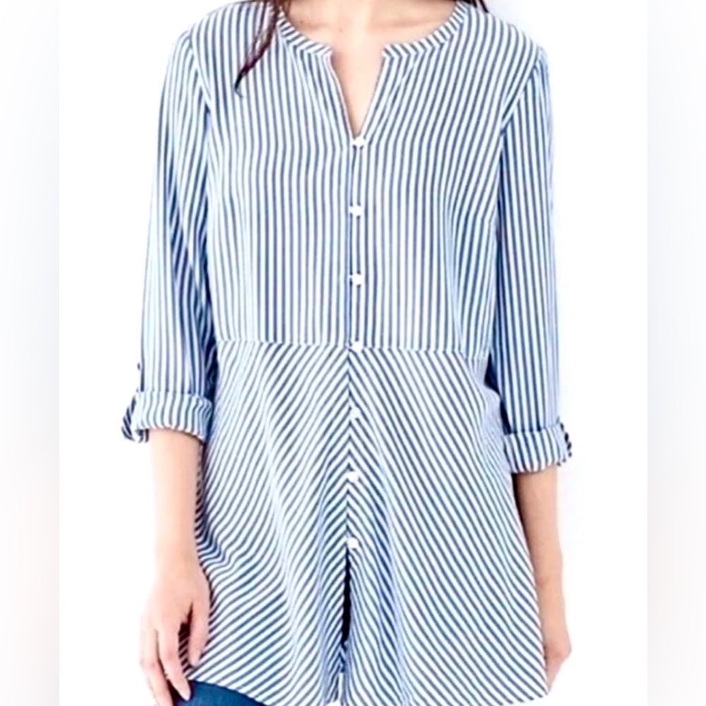 Women’s J.jill blue and white button down M petite